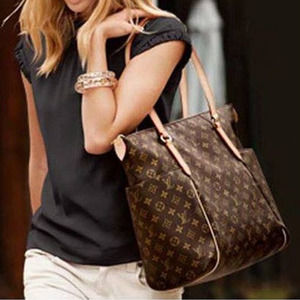 💎✨Authentic✨💎Louis Vuitton Monogram Totally MM Shoulder bag